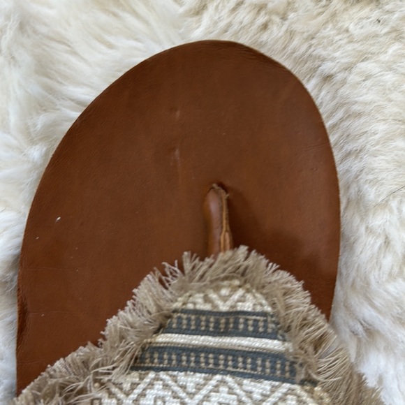 Feelgoodz ‘Zensole’ Aztec woven fringe flip flop - Picture 5 of 6